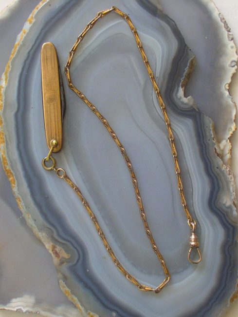 chain with knife fob